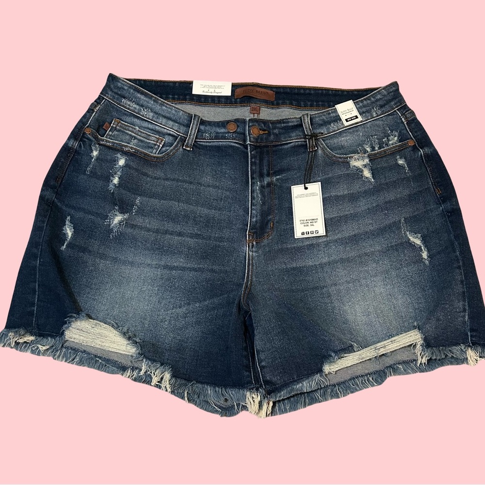 NWT! JUDY BLUE MID RISE, DESTRESS , FRINGE HEM,2WAIST BUTTONS,+SIZE 3XL STRETCH